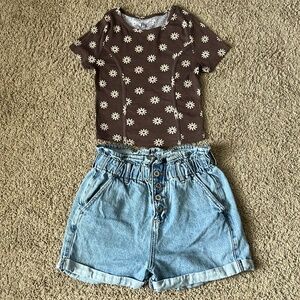 Juniors shorts and shirt